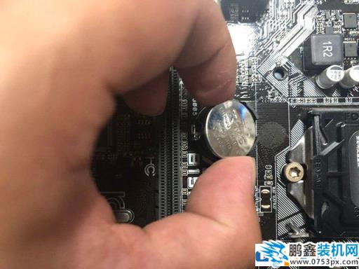 一开机电脑时间就重置怎么解决？